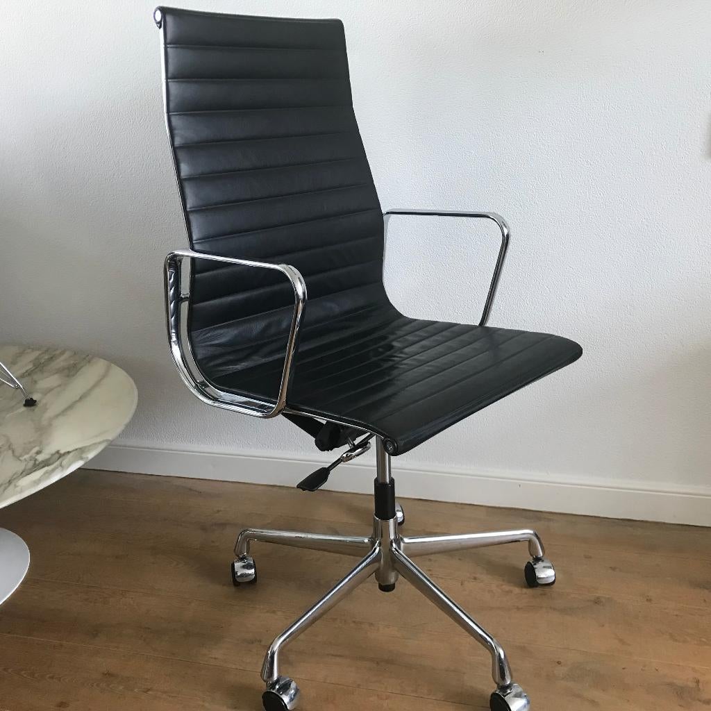 Vitra Eames bureaustoel EA 119 EA119 zwart leer chroom, Gebruikt, Zwart, Ophalen of Verzenden, Nvt