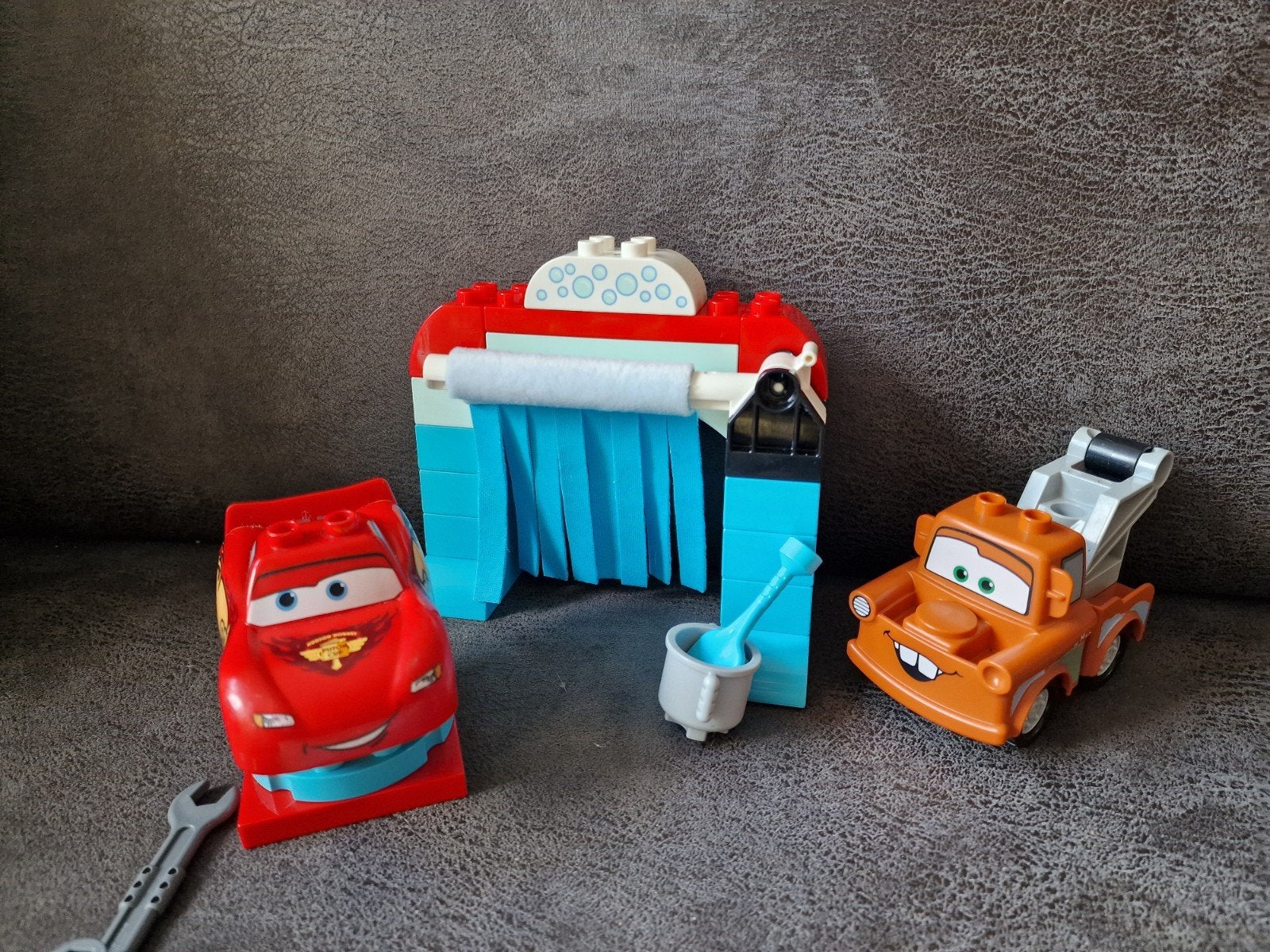 LEGO Duplo Cars Bliksem McQueen & Takel Wasstraat, Ophalen of Verzenden, Zo goed als nieuw, Overige merken
