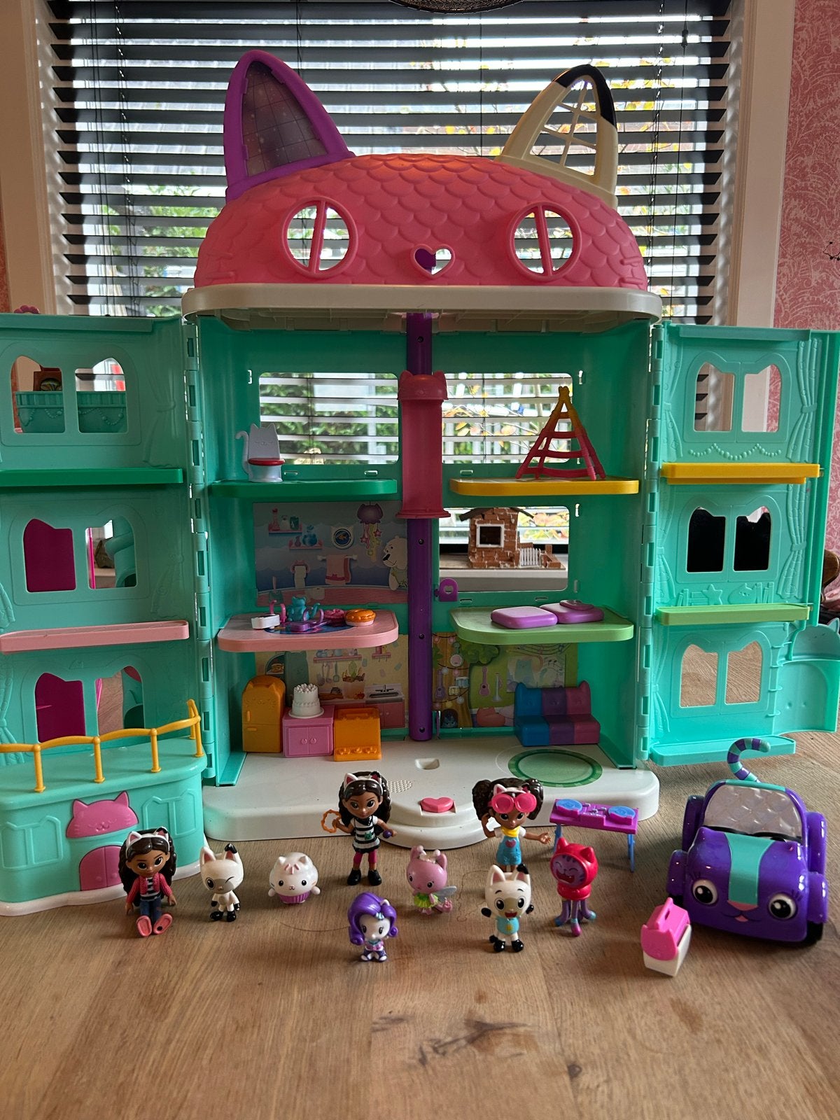 Gabby's Poppenhuis met geluid en 3 sets Gaby figuren, Ophalen of Verzenden, Gebruikt, Meisje