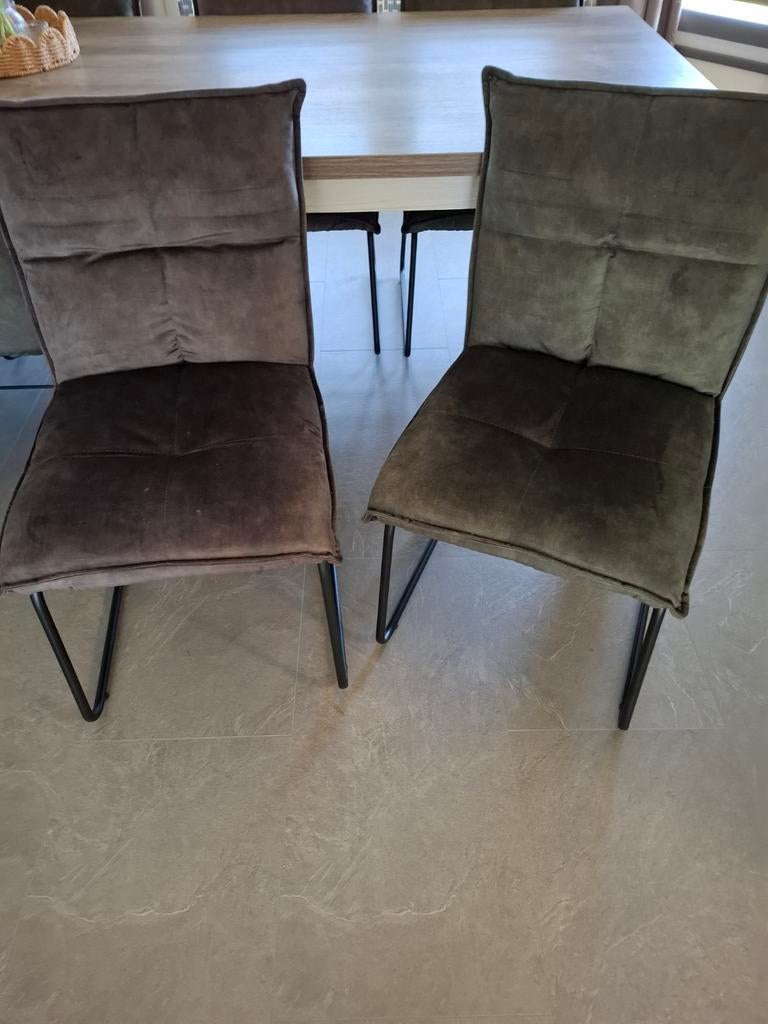 6 eetkamerstoelen 4groene en 2 bruine, Ophalen, Zo goed als nieuw, Overige kleuren, Vijf, Zes of meer stoelen