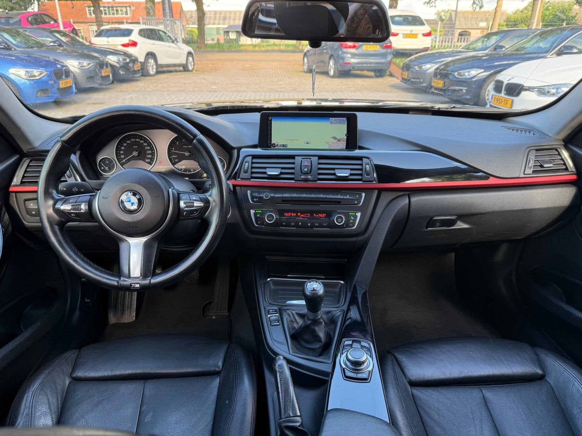 BMW 3-serie 328i High Executive Sport|Nieuwe Ketting|Leder|G, Auto's, 745 kg, Achterwielaandrijving, Gebruikt, 4 cilinders