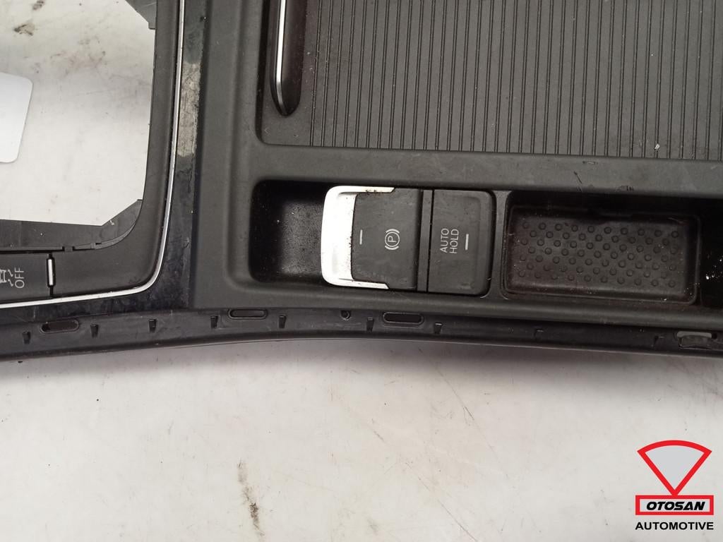 VW Golf 7 Middenconsole Bekerhouder Handrem Mode Schakelaar, Gebruikt, Volkswagen, Volkswagen AG, Berliner Ring 2
38440  Wolfsburg, DE