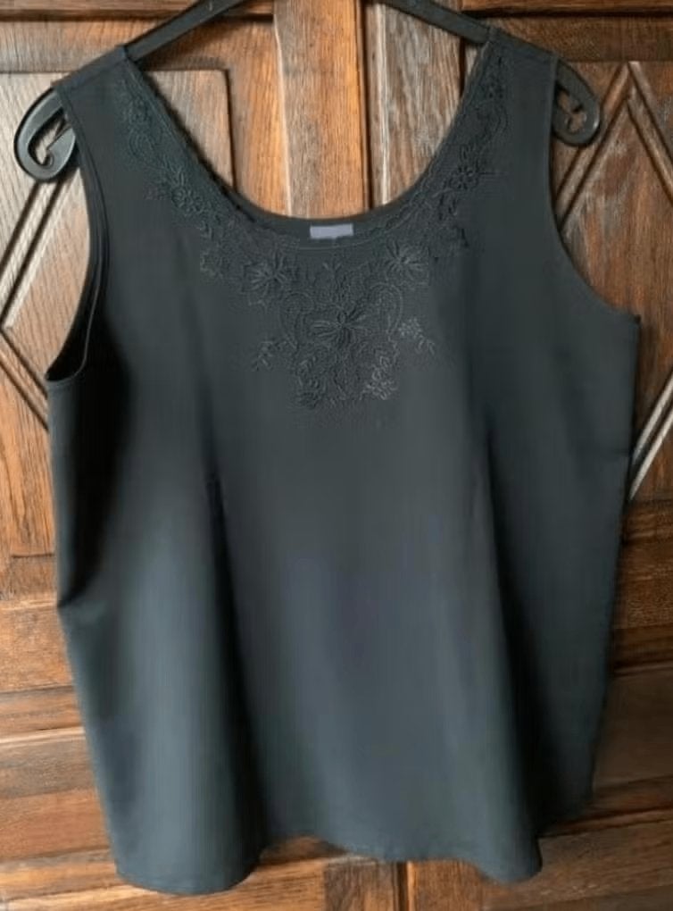 Zwarte top, hemd geborduurde details; 44; Your Sixth Sense, Kleding | Dames, Zwart, Maat 42/44 (L), Ophalen of Verzenden, Zo goed als nieuw