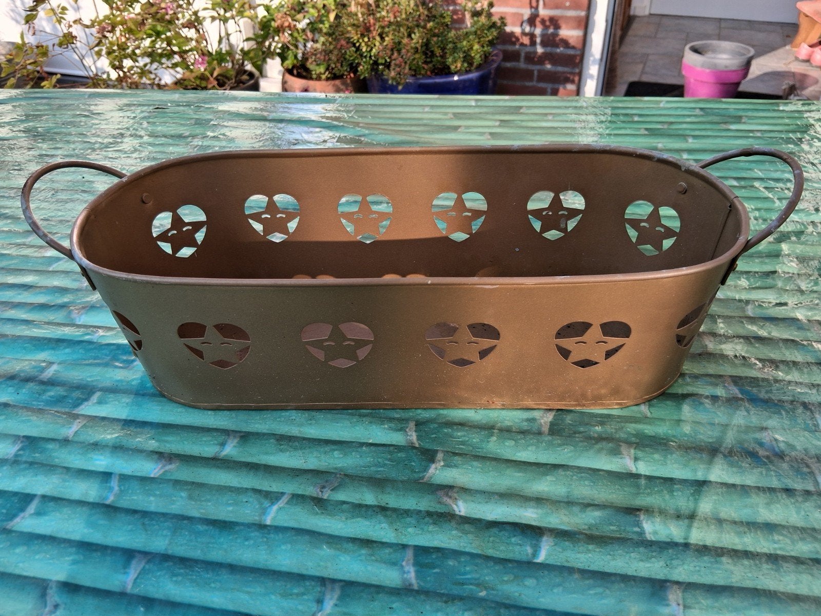 gouden bloembak, nou ja, Tuin en Terras, Bloembakken en Plantenbakken, Ophalen of Verzenden, Rond, Metaal, Minder dan 30 cm