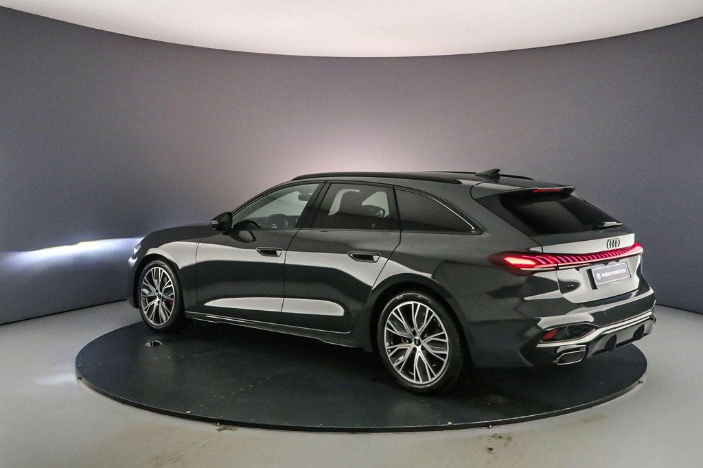 Audi A5 Avant 2.0 TFSI edition one | Audi sound | Matrix-led, Gebruikt, 4 cilinders, Origineel Nederlands, Zilver of Grijs