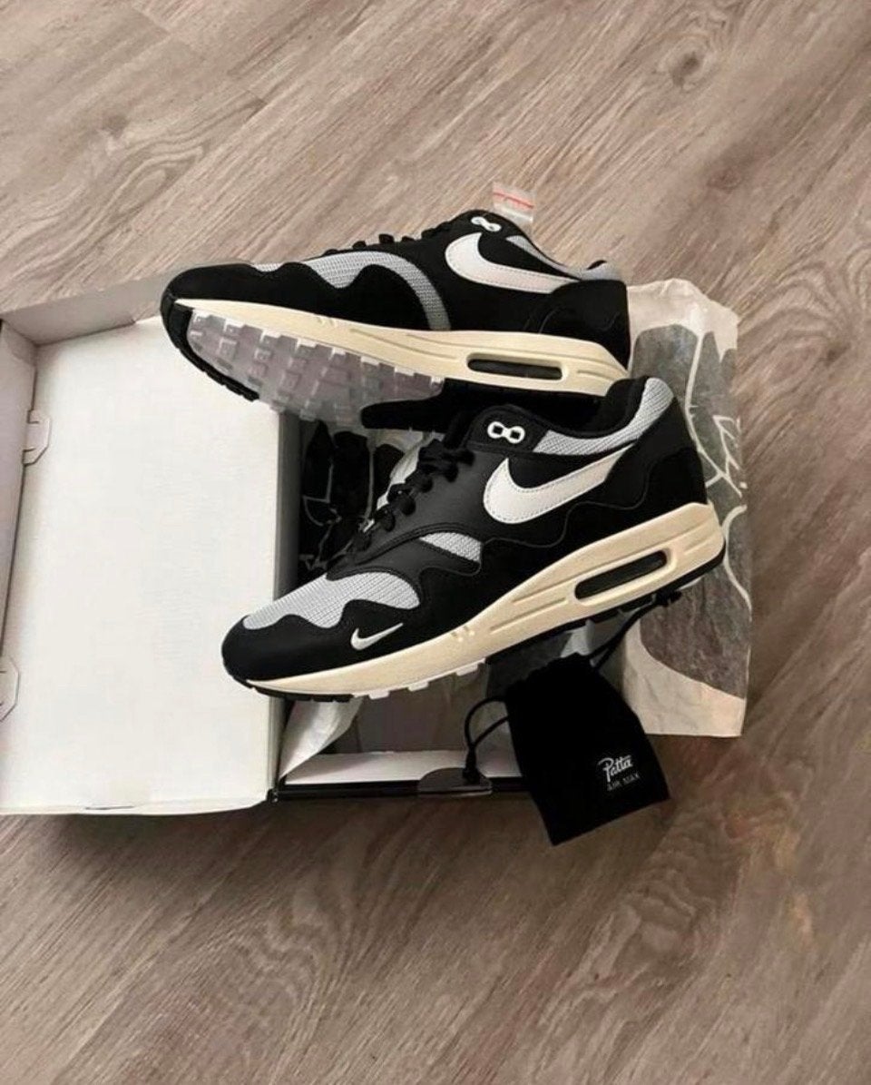 Patta x Nike Air Max 1 'Metallic Silver' (DQ0299-001), Ophalen of Verzenden, Nieuw, Zwart, Sneakers of Gympen