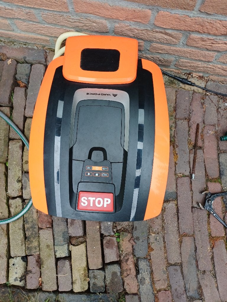 robot grasmaaier, Tuin en Terras, Robotmaaiers, Ophalen, Gebruikt, Bestuurbaar via app, Minder dan 20 cm