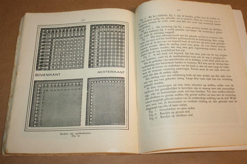 De nuttige handwerken - Oude uitgave 1951, Boeken, Ophalen of Verzenden, Gelezen, Overige onderwerpen