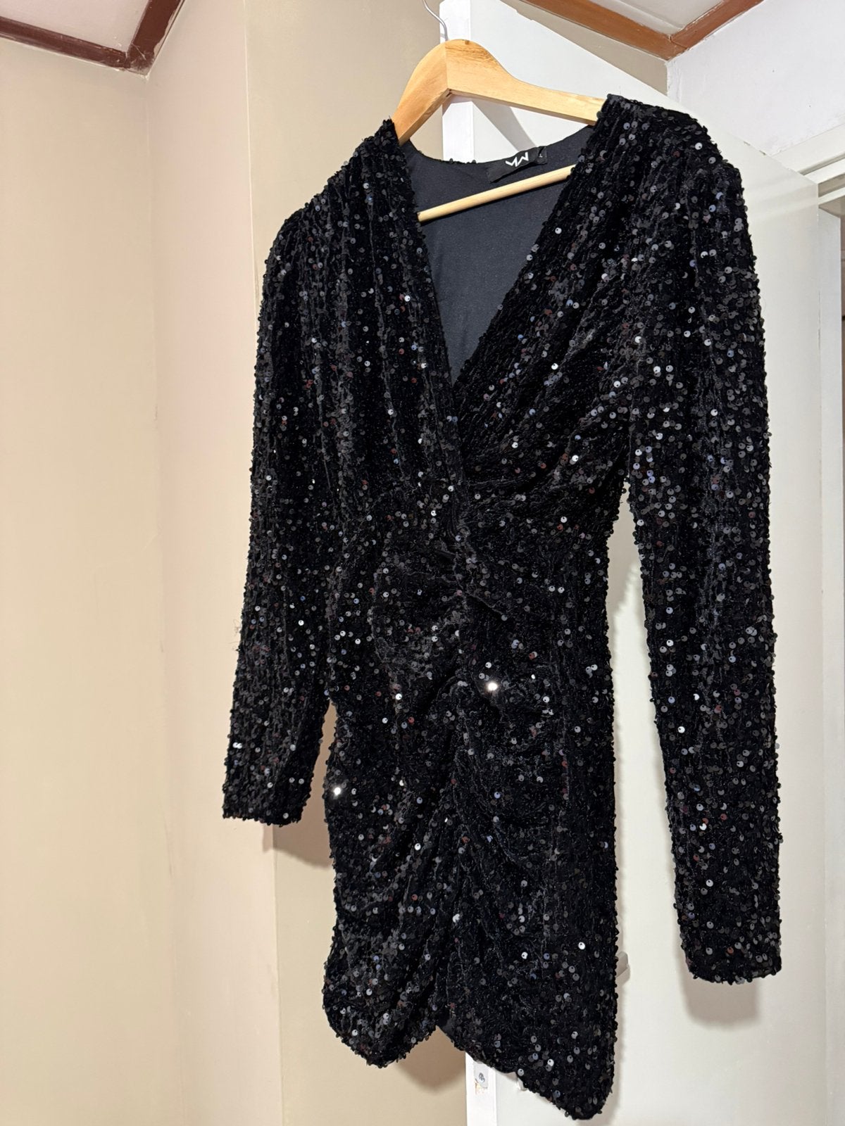 Mooie velvet sequin dress in het zwart., Kleding | Dames, Zwart, Maat 46/48 (XL) of groter, Nieuw, Ophalen of Verzenden