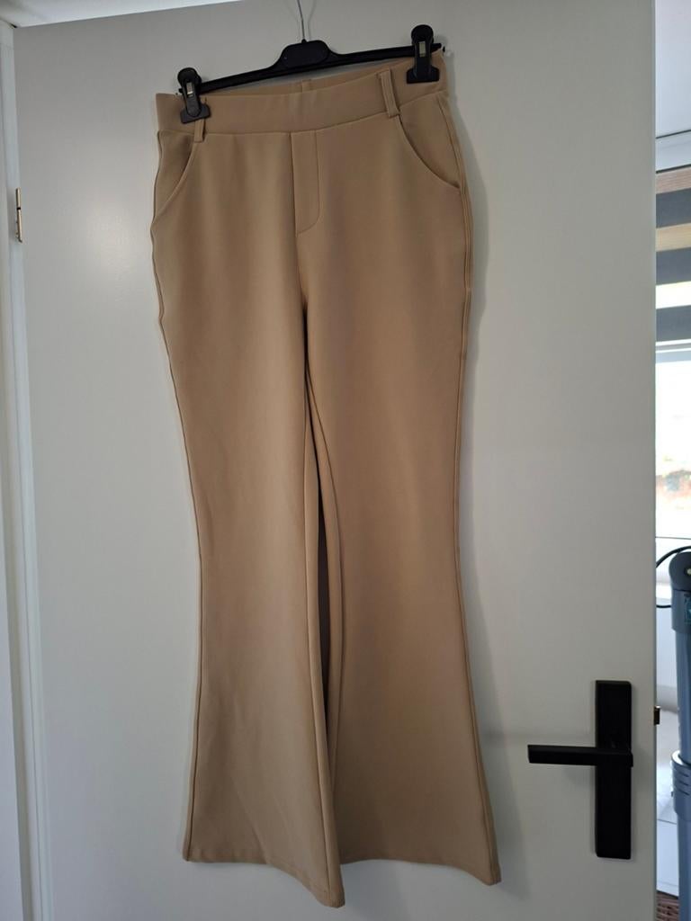 Flared broek maat 2xl/3xl. Kleuren zand/ beige, Kleding | Dames, Beige, Maat 42/44 (L), Ophalen of Verzenden, Zo goed als nieuw