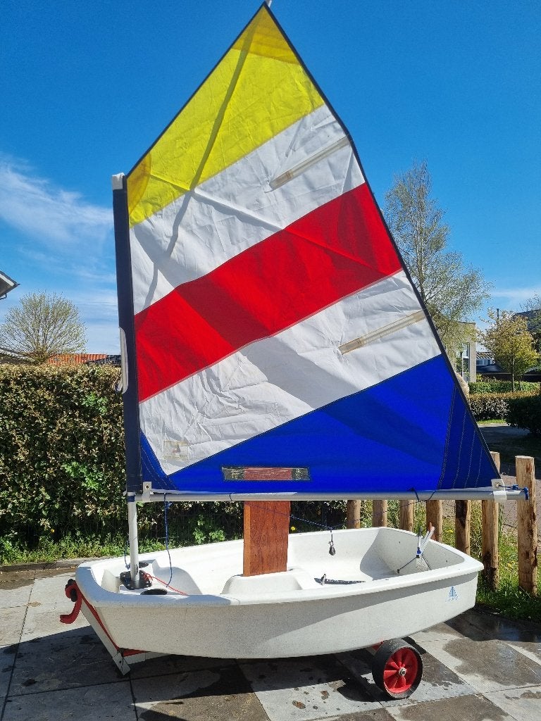 Optimist (Blue Dragon) te koop incl Optiparts hellingkar, Ophalen, Gebruikt
