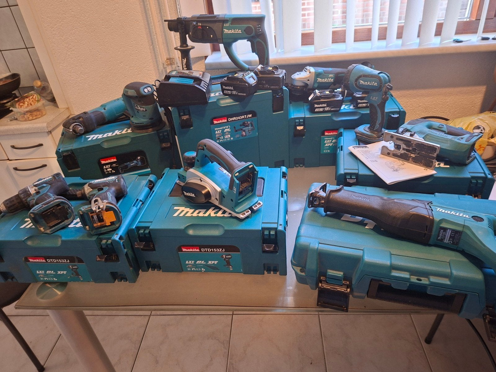 Makita 18V set zeer uitgebreid (7 koffers ), Ophalen, Gebruikt