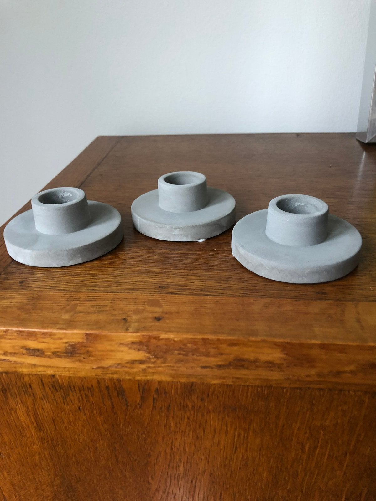 Nieuwe grijze betonlook kandelaars, Ophalen of Verzenden, Nieuw, Grijs, Kandelaar