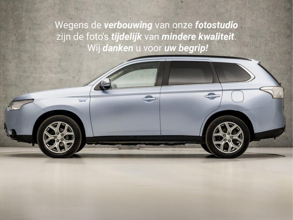 Mitsubishi Outlander 2.0 PHEV Deluxe 203Pk Automaat (SCHUIFD, Zwart, 4 cilinders, Blauw, Bedrijf