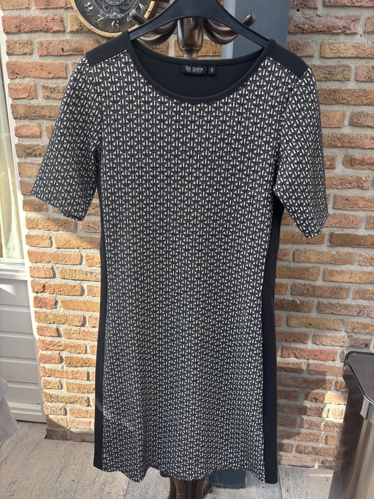 Jurk So Soire maat S, Kleding | Dames, Jurken, Zwart, Ophalen of Verzenden, Zo goed als nieuw, Maat 36 (S)