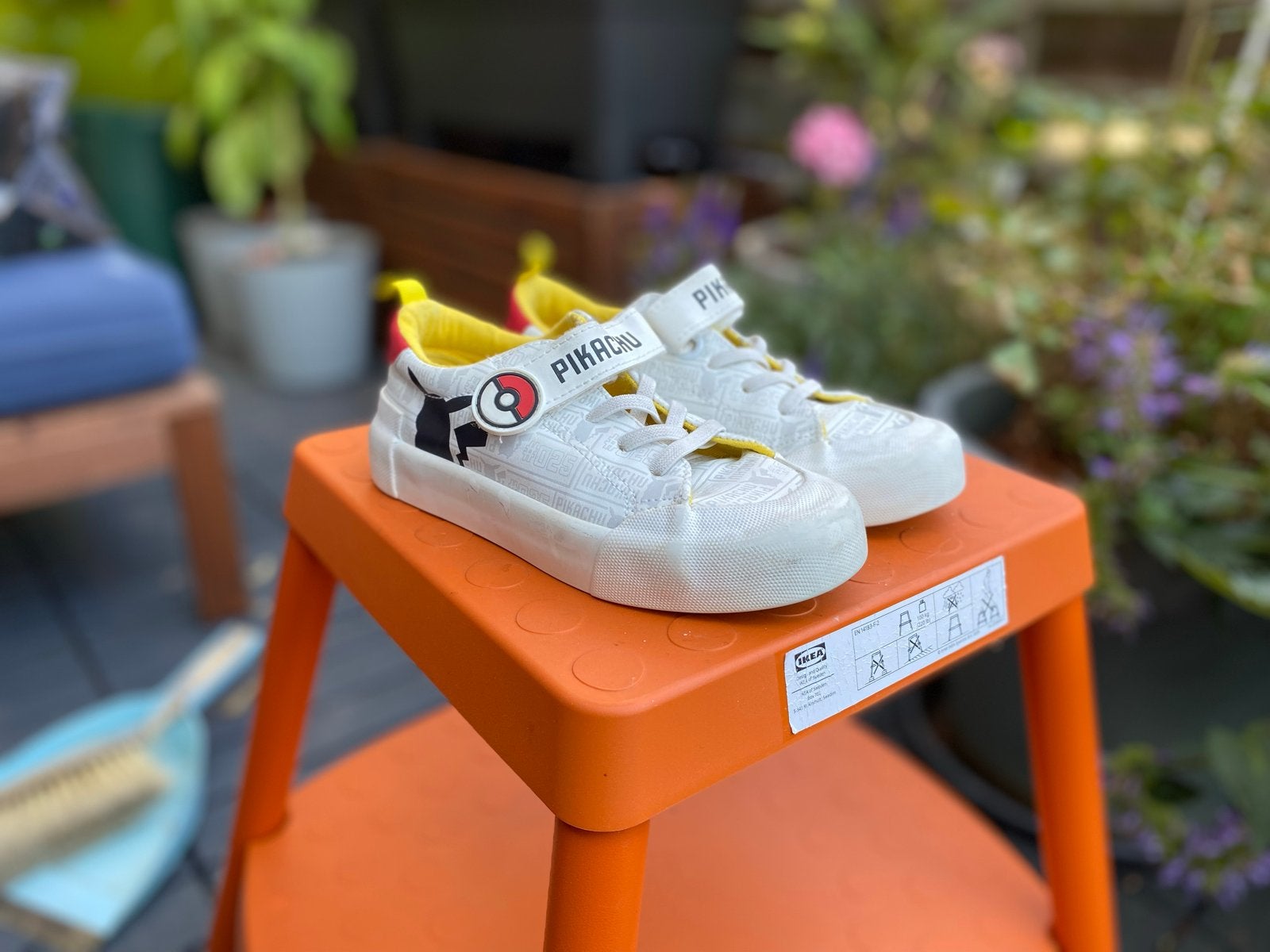 Pikachu Sneakers Maat 31 - Zo goed als nieuw, Jongen of Meisje, Schoenen, Ophalen of Verzenden, Zo goed als nieuw