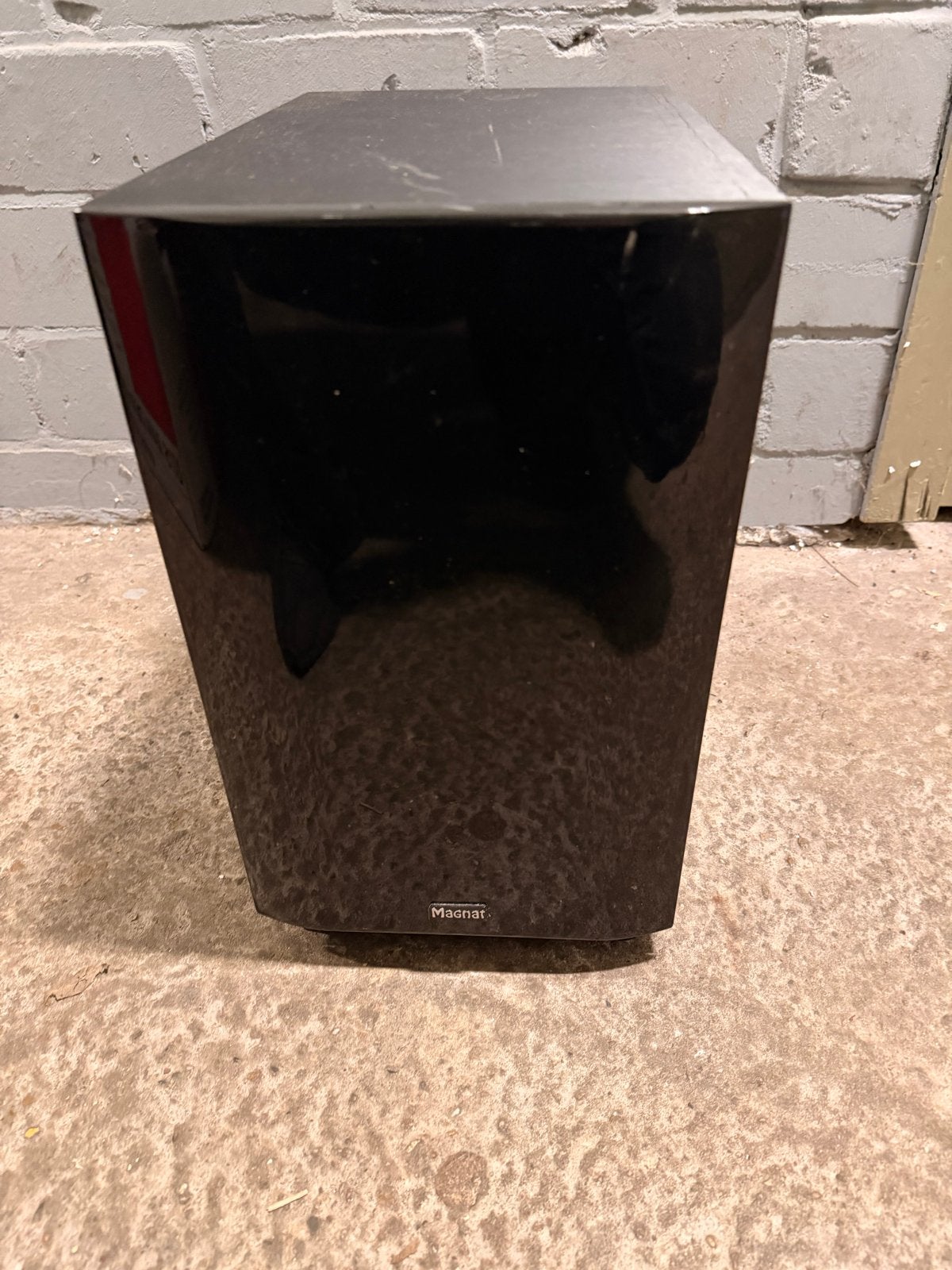 Magnat Interior 5001A Powered Subwoofer