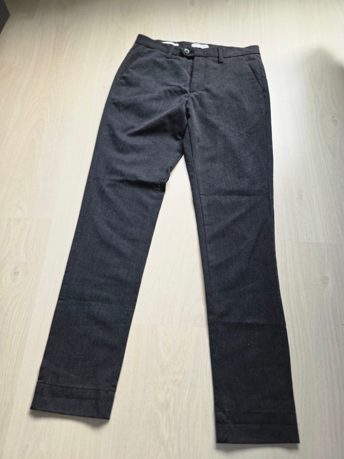 Mooie pantalon, Kleding | Heren, Broeken en Pantalons, Ophalen of Verzenden, Zo goed als nieuw, Grijs, Jack & Jones
