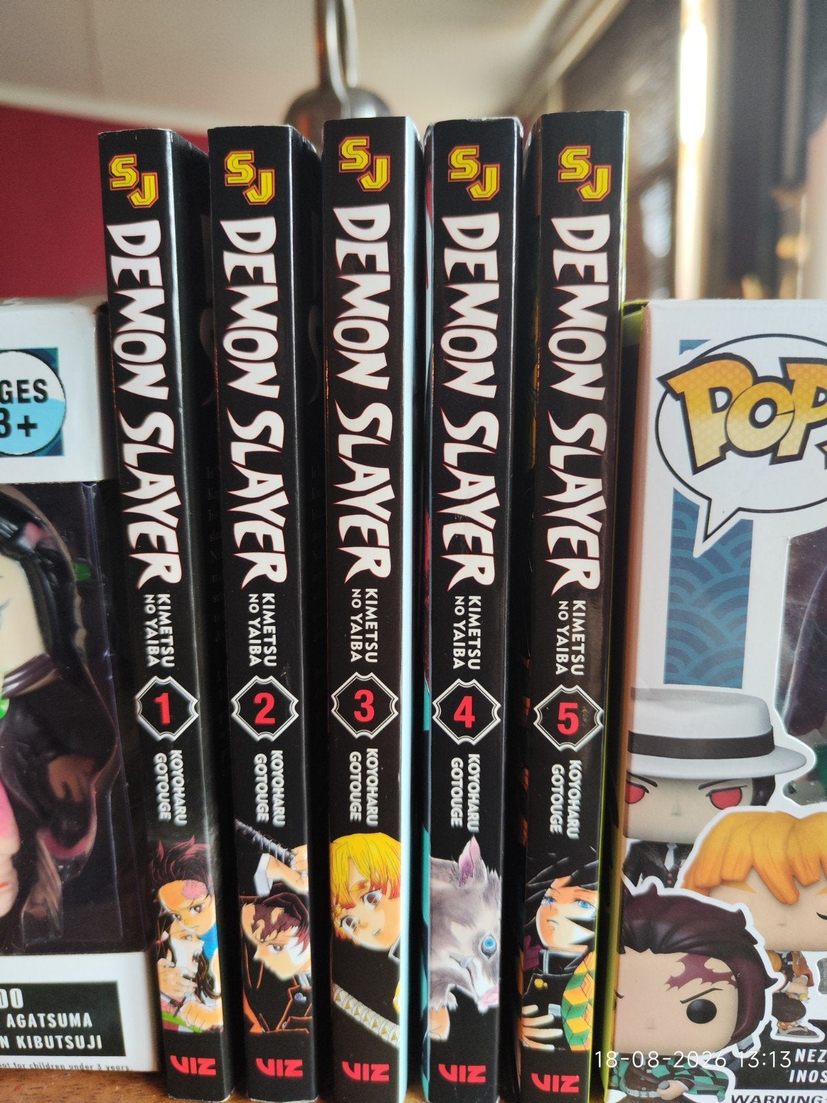 Demon Slayer Kimetsu no Yaiba Manga Vol. 1-5, Boeken, Meerdere stripboeken, Ophalen of Verzenden, Zo goed als nieuw, Koyoharu Gotouge
