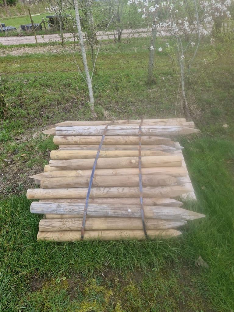 100 Gewolmaniseerde Palen - 1 Meter Lang, Gepunt, Ophalen