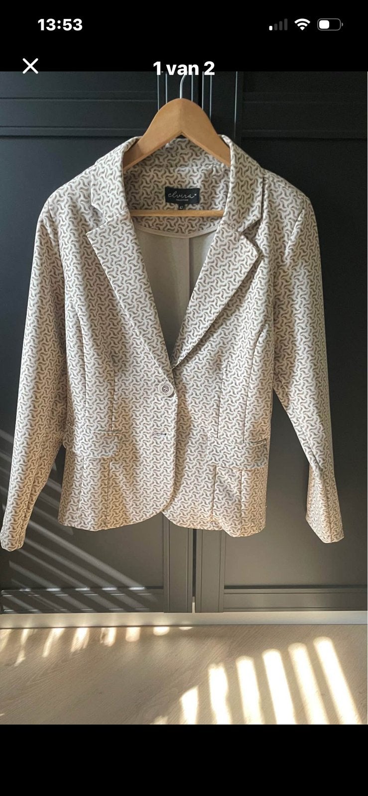 Prachtig pak van Elvira. Travelstof  maat 42, Ophalen, Kostuum of Pak, Beige, Maat 42/44 (L)