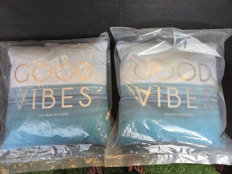 Riviera Maison Sierkussen 'Good Vibes' 43x43 cm - Nieuw, Meerkleurig, Inclusief binnenkussen, Riviera Maison, Vierkant