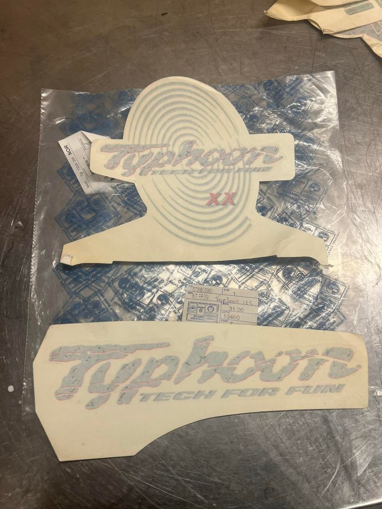 NOS piaggio typhoon stickers orgineel piaggio tph, Ophalen of Verzenden