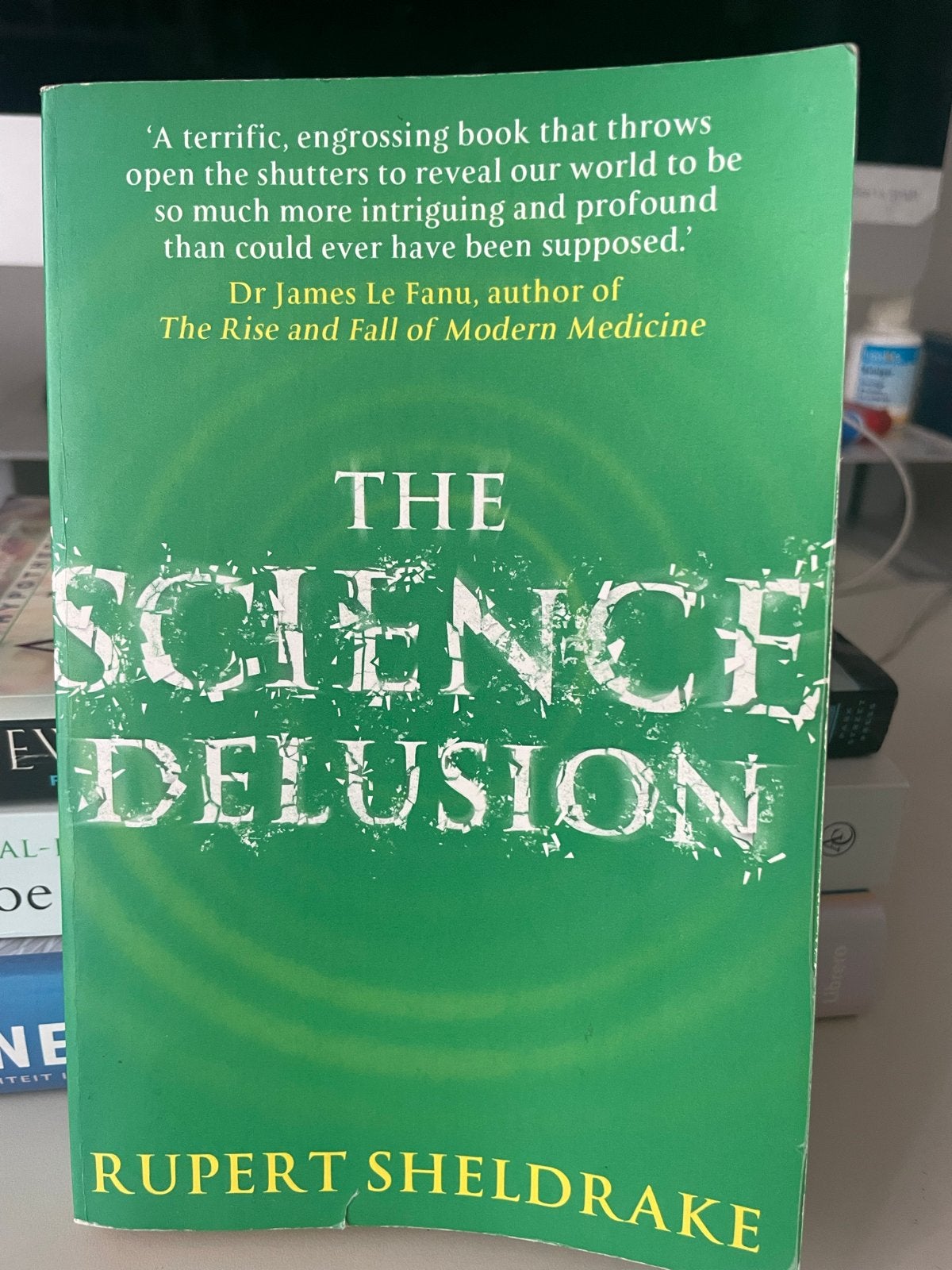 The Science Delusion - Rupert Sheldrake (Engels), Boeken, Ophalen of Verzenden, Gelezen, Natuurwetenschap