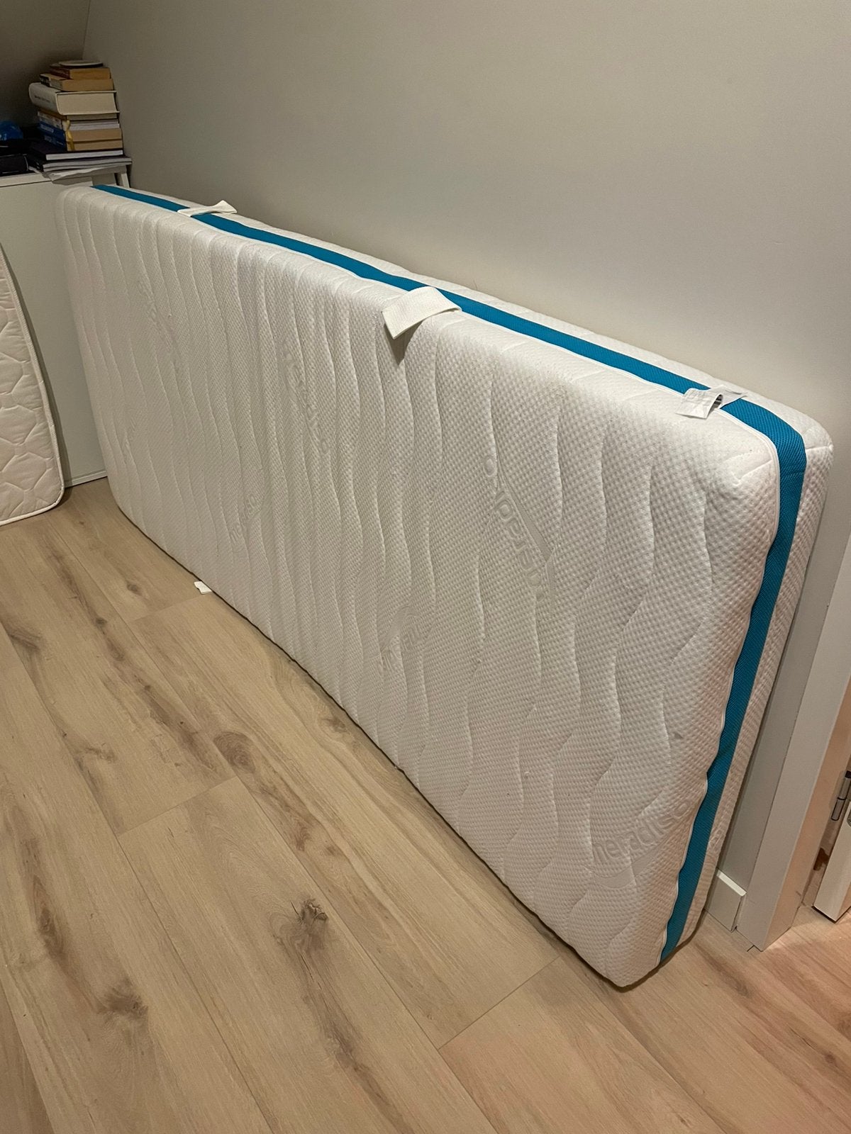 1-persoons matras Meradiso 90x200, Ophalen, 90 cm, Eenpersoons, Zo goed als nieuw