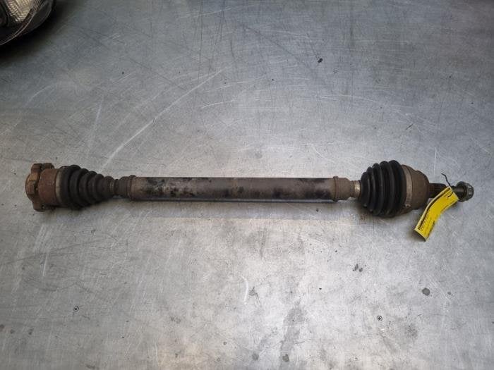 Aandrijfas rechts-voor van een Volkswagen Golf, Gebruikt, -, Volkswagen, -