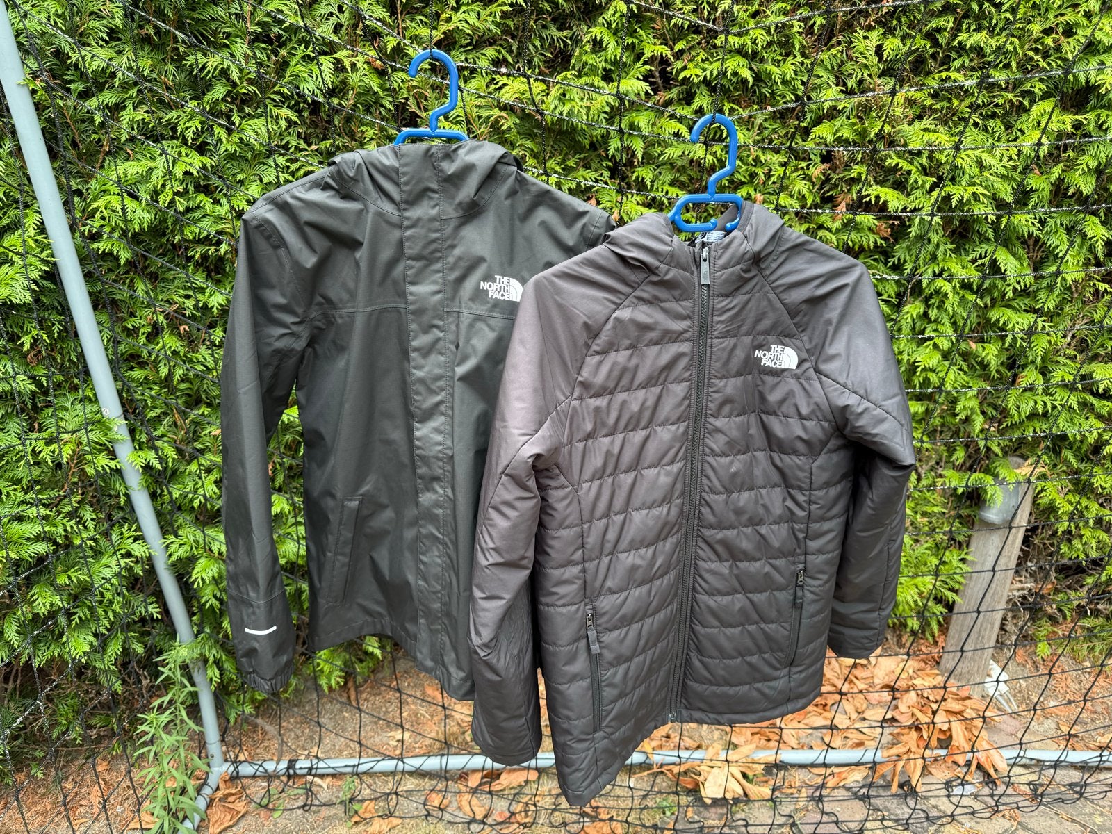 The North Face regenjas en synthetic gevoerde jas (14-16j), Ophalen of Verzenden, Zo goed als nieuw, Overige maten, Zwart
