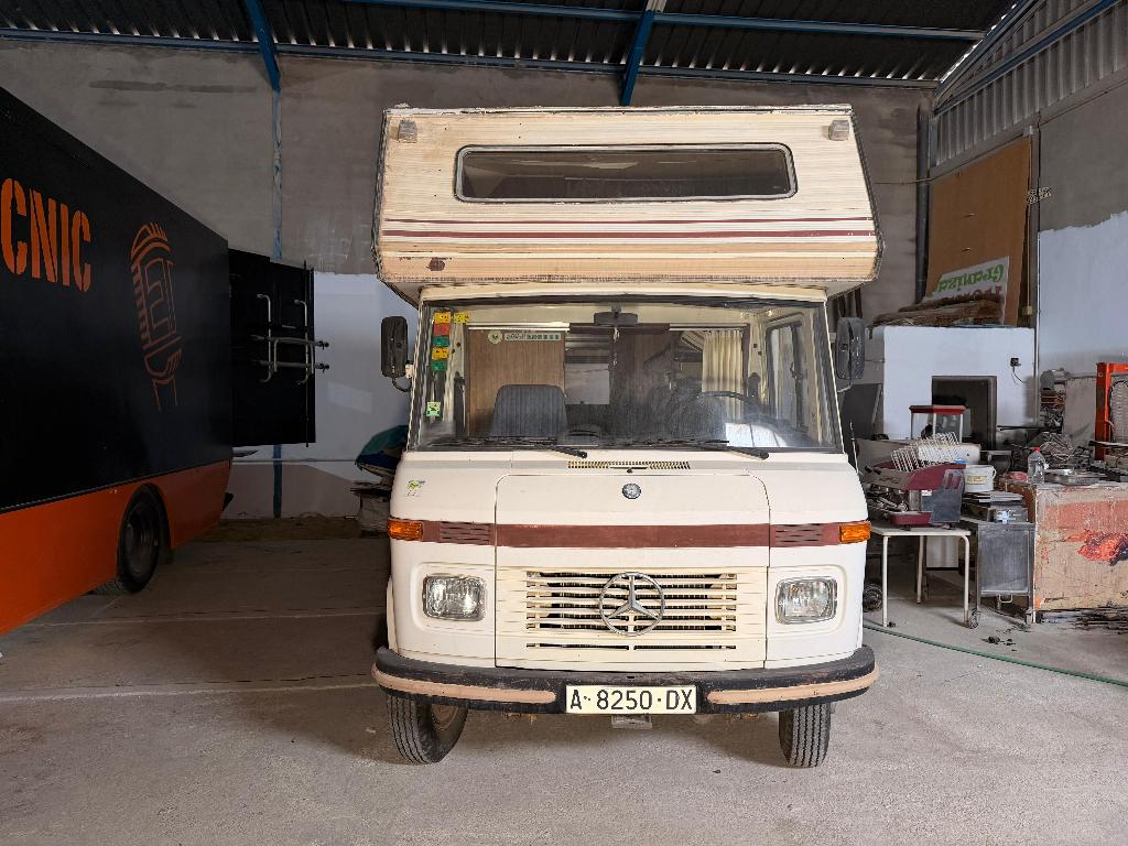 Mercedes 508D, camper, OLDTIMER, bj 1981, slechts 80.000 km, Voorwielaandrijving, Beige, Overige carrosserieën, Wit