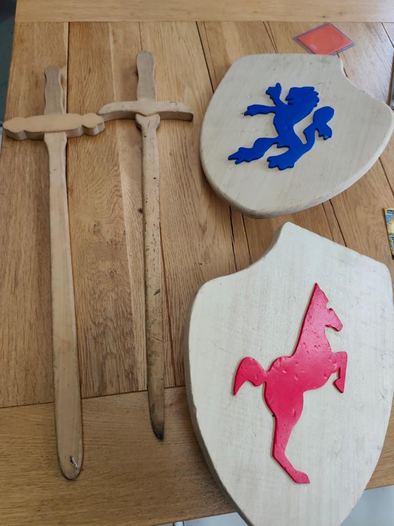 Houten zwaard en schild set voor kinderen, Ophalen, Gebruikt, Jongen of Meisje