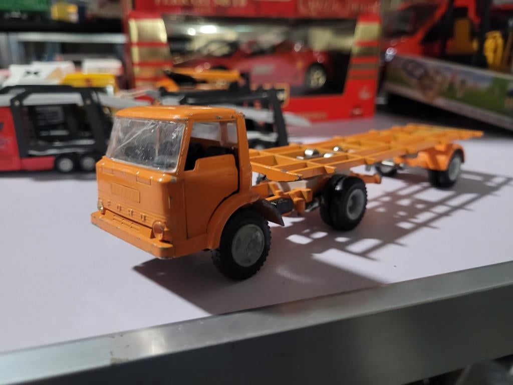 Ford truck  met contener oplegger