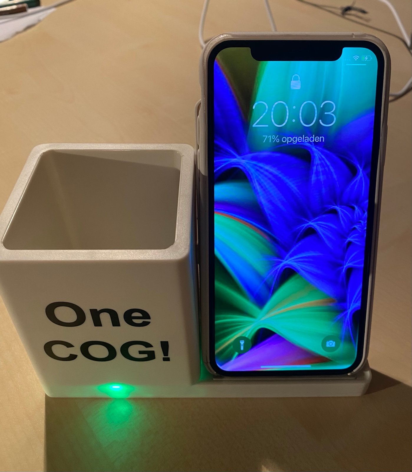 XD Xclusive Draadloze Oplader met Pennenhouder - One COG!, Telecommunicatie, Mobiele telefoons | Telefoon-opladers, Zo goed als nieuw