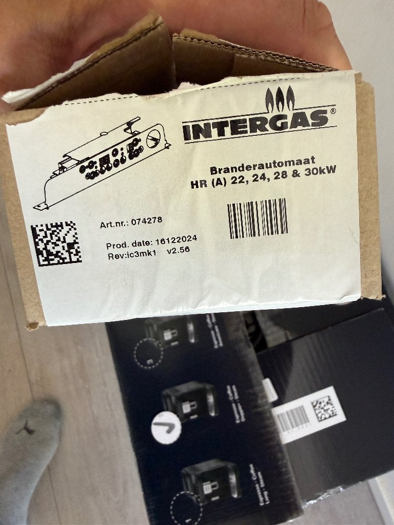 Branderautomaat Intergas KK HR, Minder dan 30 cm, Hoog rendement (Hr), Cv-ketel of Combi-ketel, Nieuw