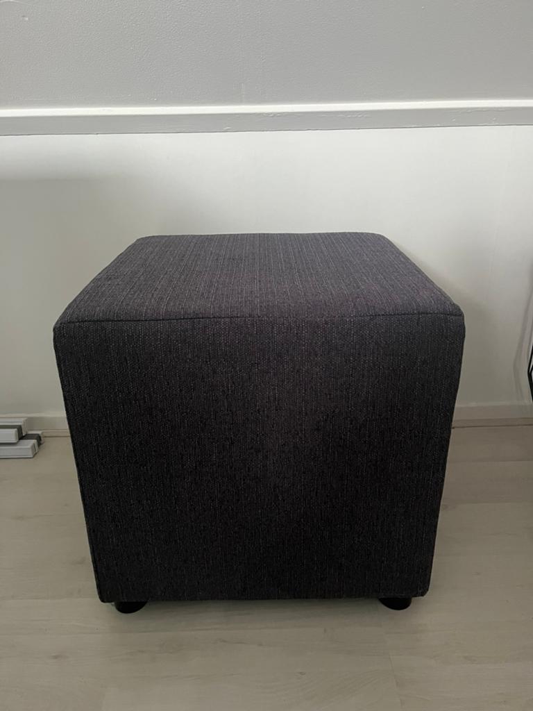 Grijze hocker, Ophalen, Minder dan 50 cm, Gebruikt, Vierkant