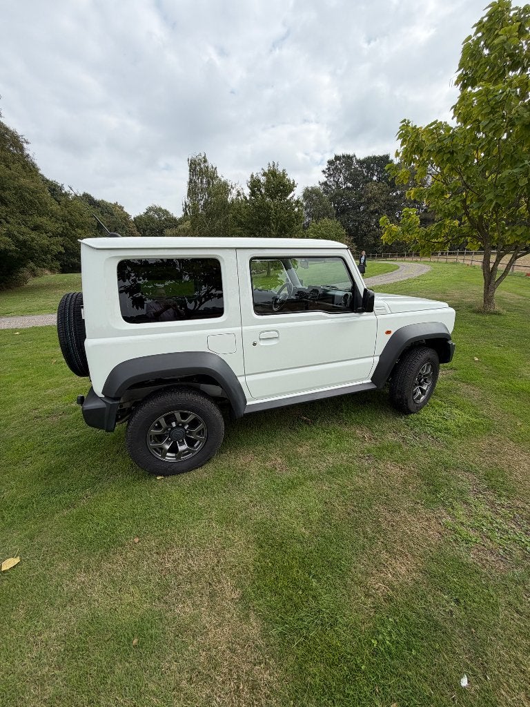 Suzuki Jimny 10290 km, Stof, 4 cilinders, 1165 kg, Wit