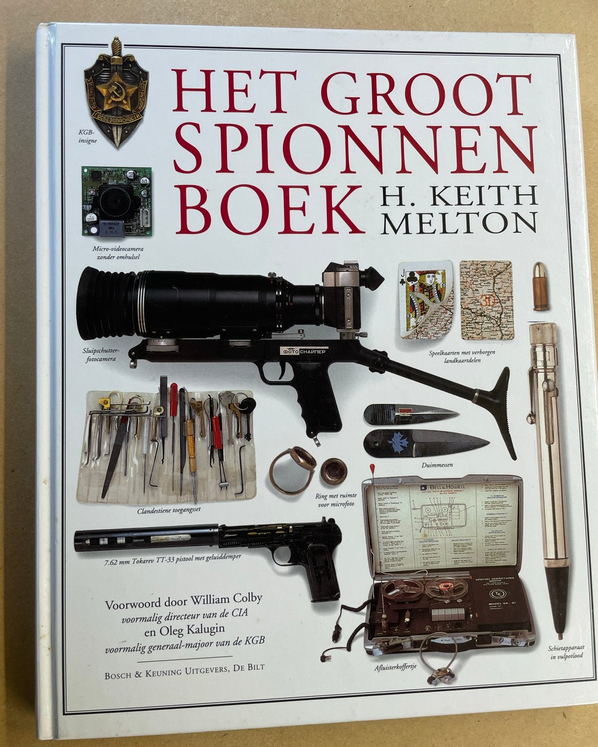 Het Groot Spionnen Boek - H. Keith Melton, Ophalen of Verzenden, Zo goed als nieuw