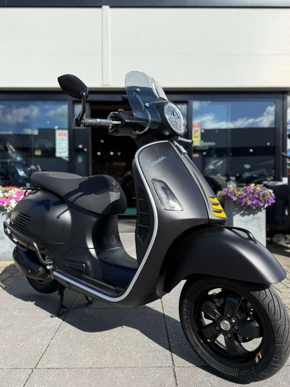 Vespa GTS supertech 300cc