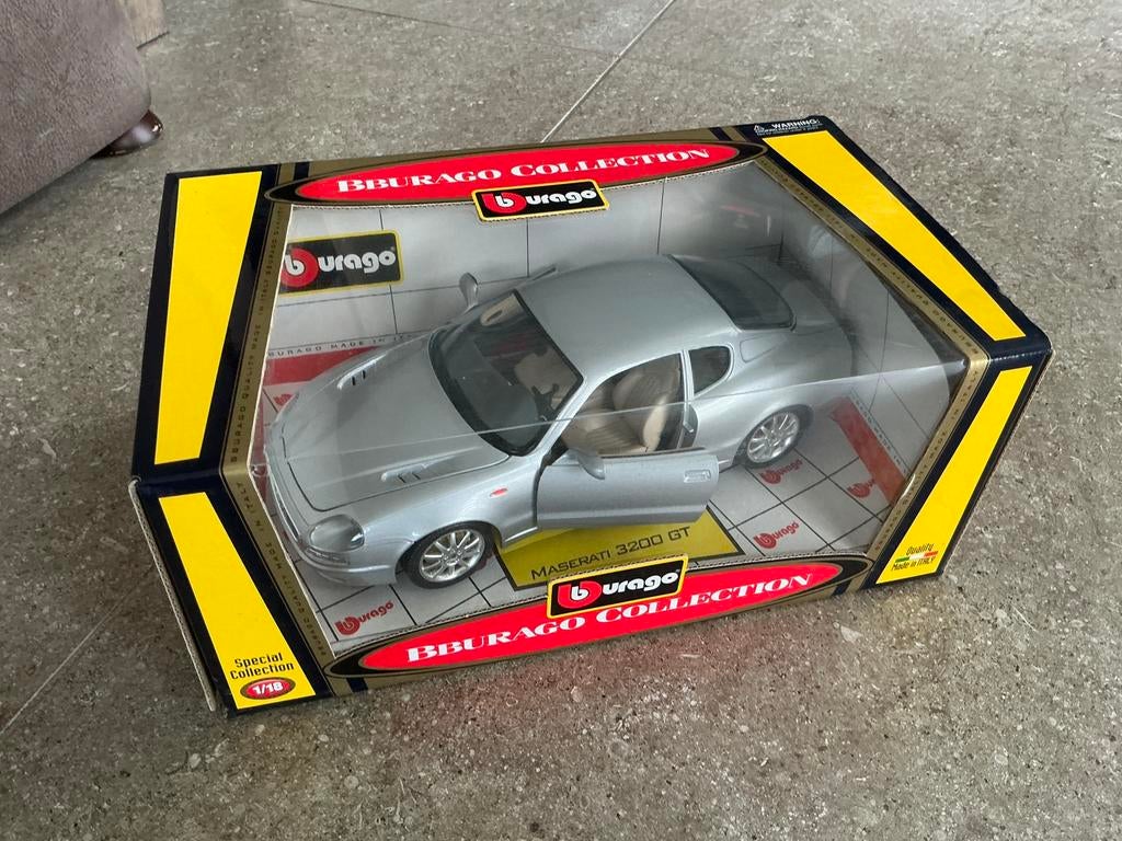 Maserati 3200GT 1998 Zilvergrijs 1/18 Bburago (KWF), Ophalen of Verzenden, Nieuw, Bburago