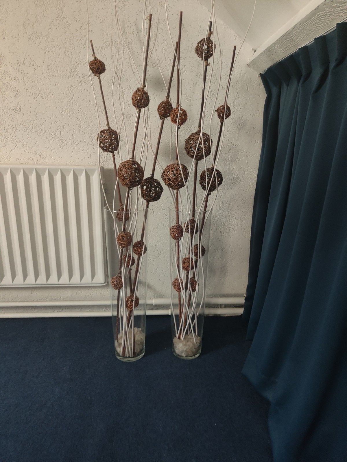 Set van 2 glazen vazen met decoratieve takken, Huis en Inrichting, Woonaccessoires | Vazen, Ophalen, Gebruikt, Transparant, Inclusief decoratie