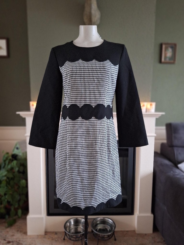 Caroline Biss jurk nieuw zwart wit schulp jurk 38, Kleding | Dames, Jurken, Maat 38/40 (M), Verzenden, Zwart, Nieuw