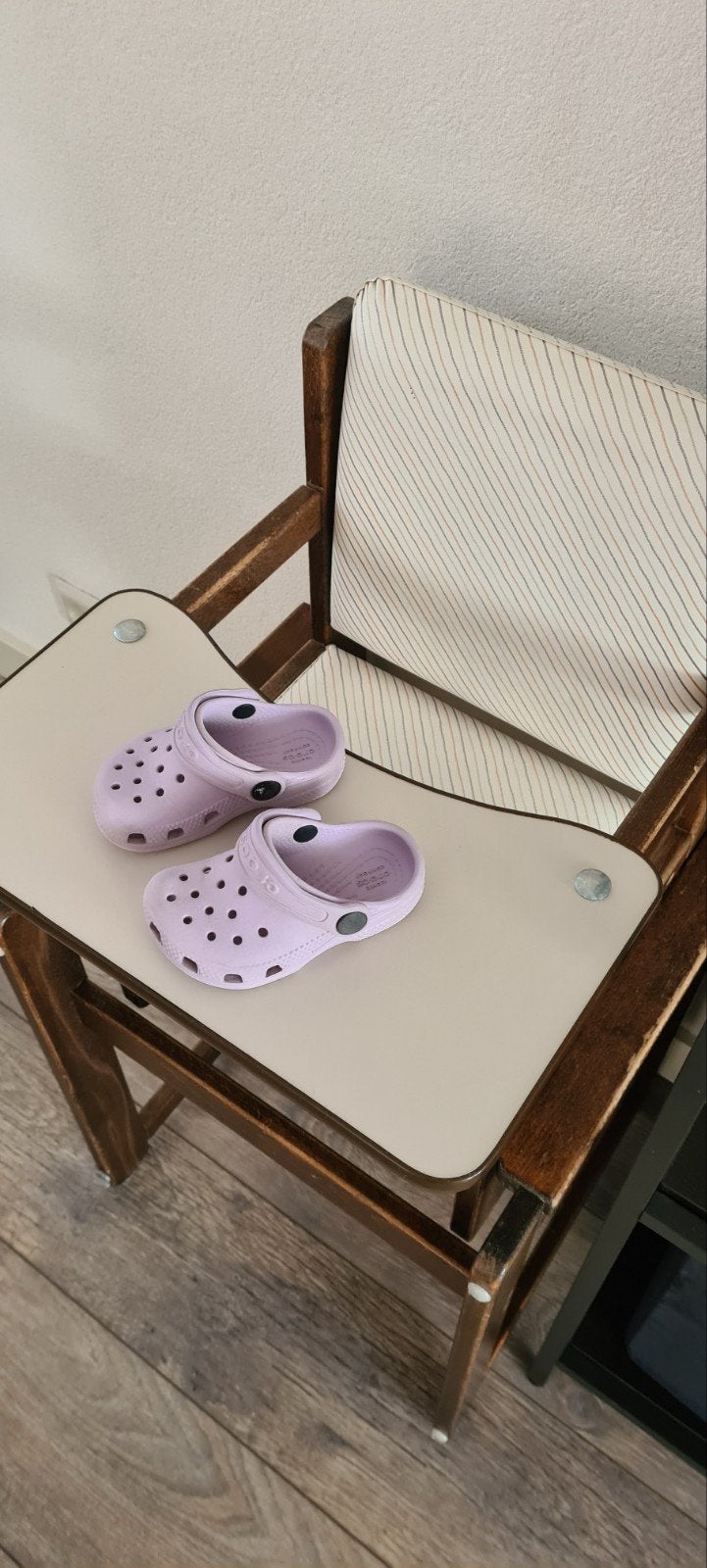Paarse Crocs voor kinderen - Maat C5 eu 20-21, Crocs, Meisje, Schoenen, Ophalen of Verzenden