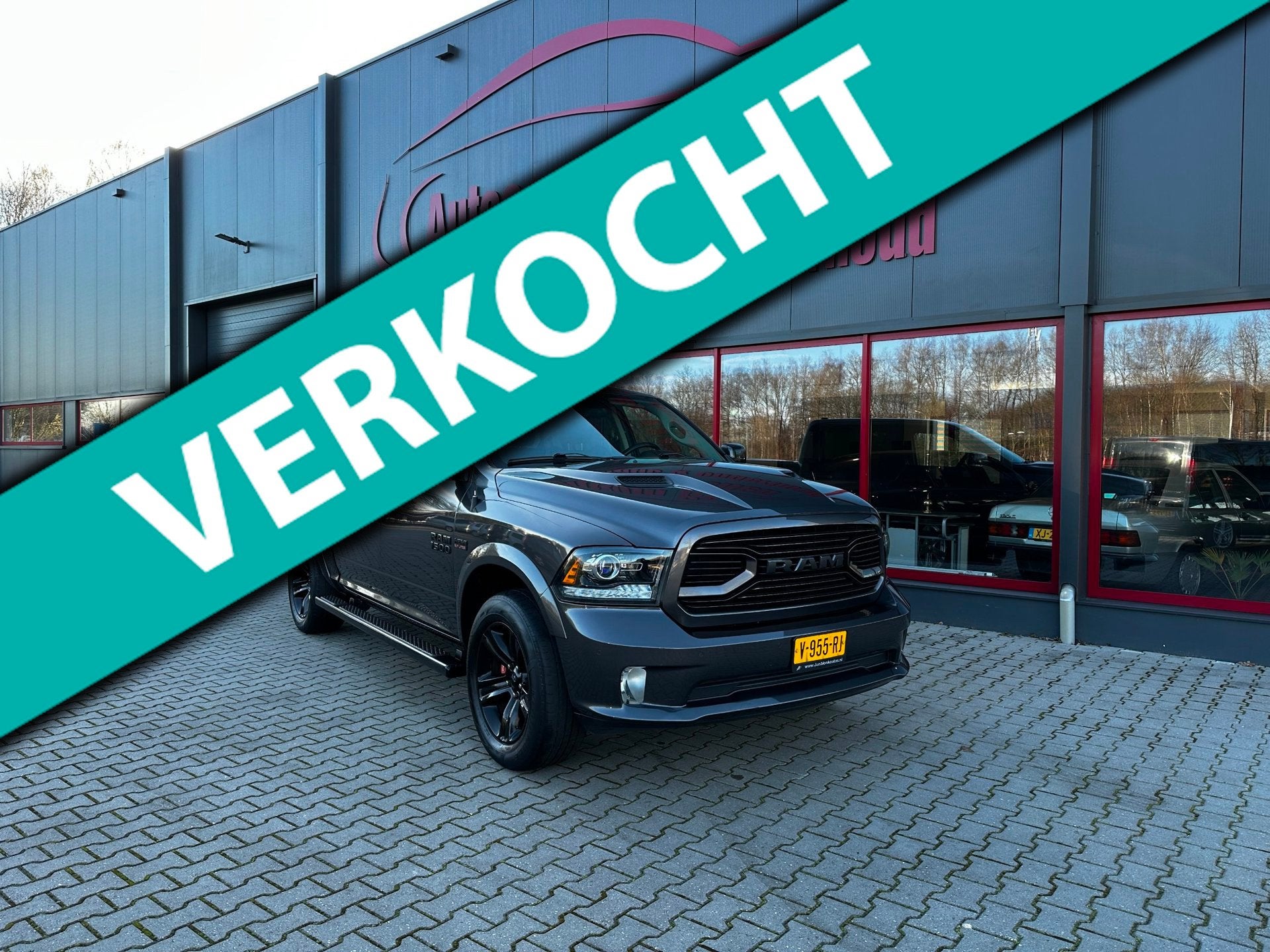 Dodge RAM 1500 SPORT CREW CAB / LPG-G3 / 4x4 / Leder /, Auto's, Gebruikt, 5654 cc, Leder, Bedrijf