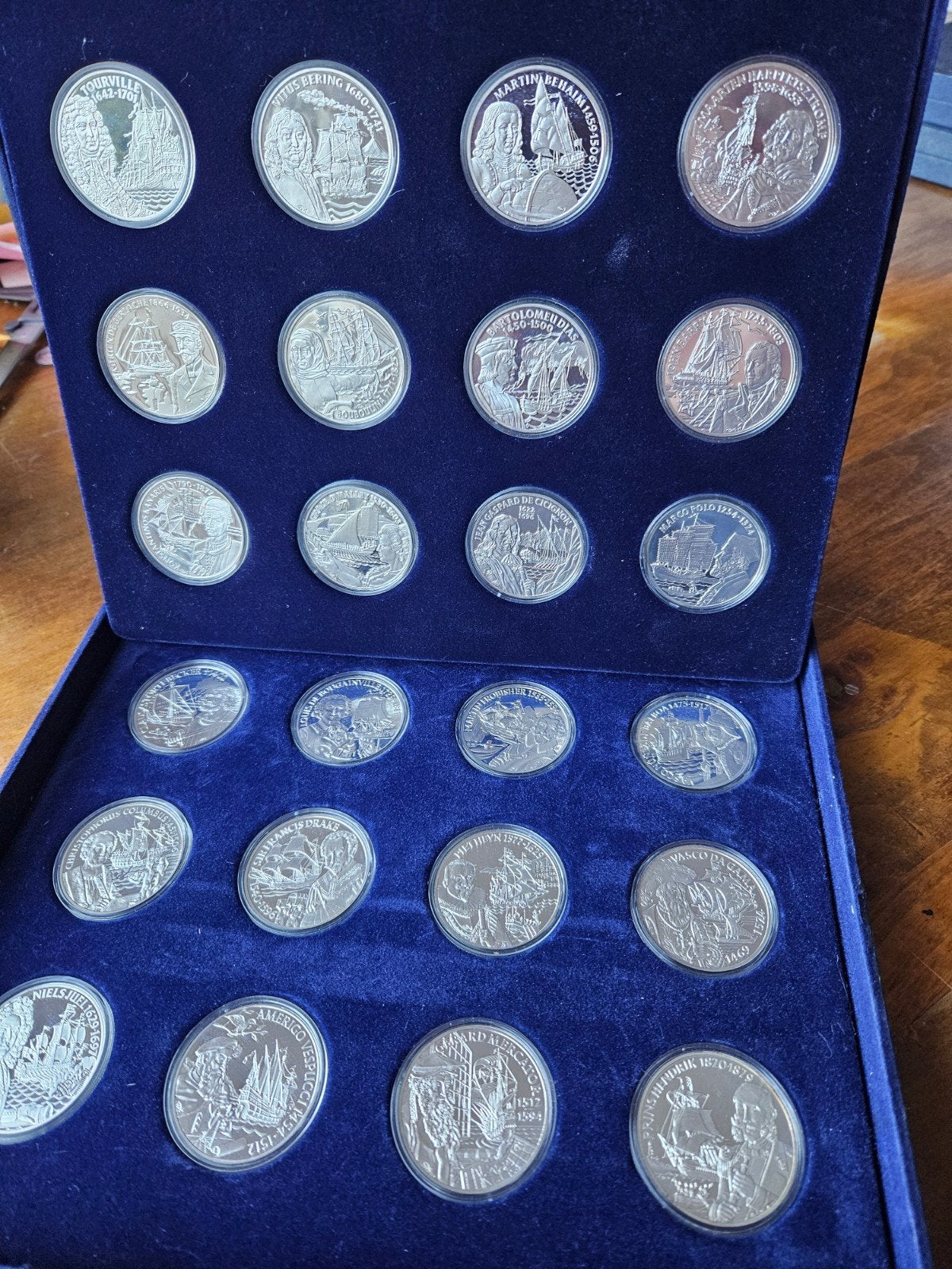 24 Zilveren penningen. Europese Zeehelden., Ophalen of Verzenden, Zilver, Nederland