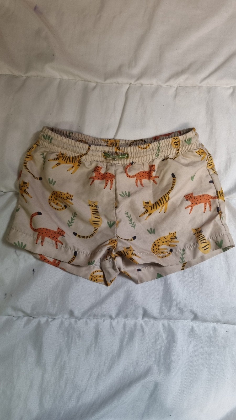 Leuke korte broek met tijgerprint voor kinderen, Gebruikt, Sport- of Zwemkleding, Ophalen of Verzenden, Jongen