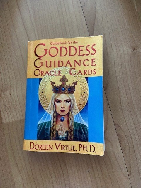 Guidebook for the Goddess Guidance Oracle Cards - D Virtue, Ophalen of Verzenden, Gelezen, Tarot of Kaarten leggen, Overige typen