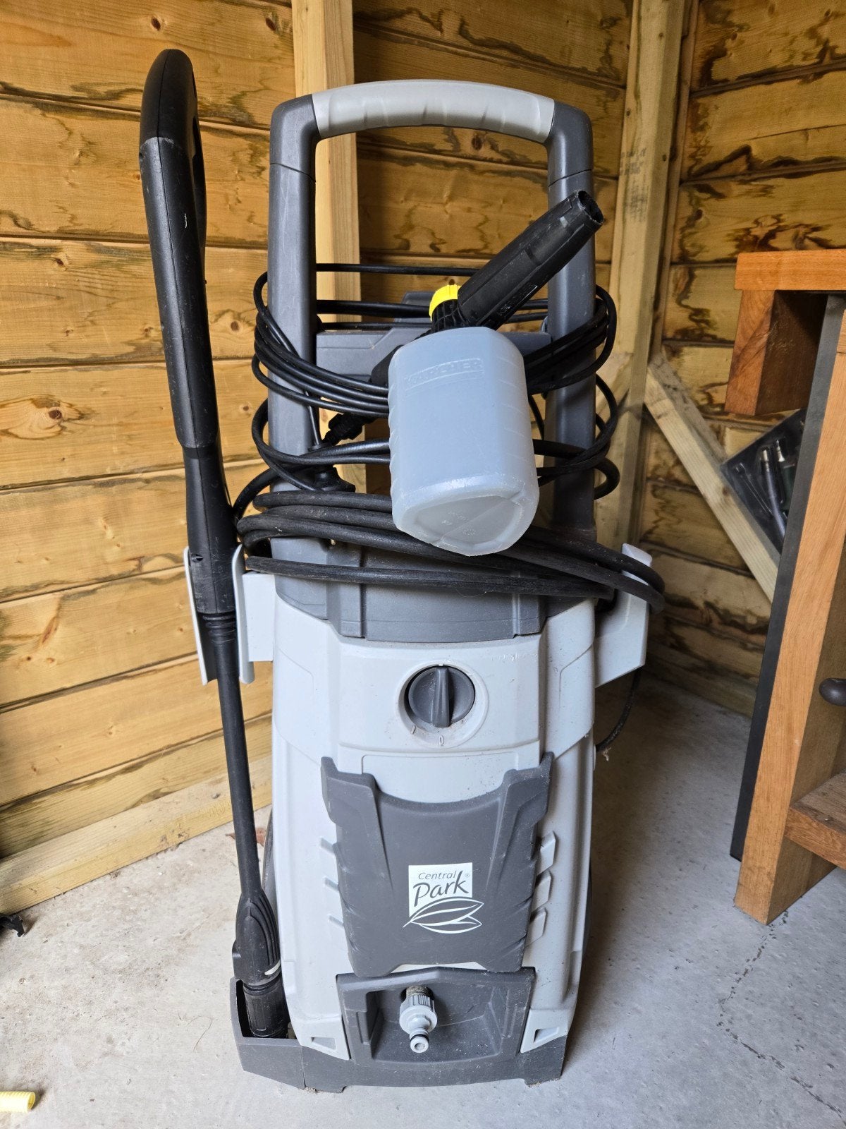 Hogedrukreiniger met Karcher FJ6 foamspray 130 Bar, Ophalen, Central Park (Praxis), Gebruikt, Elektrisch