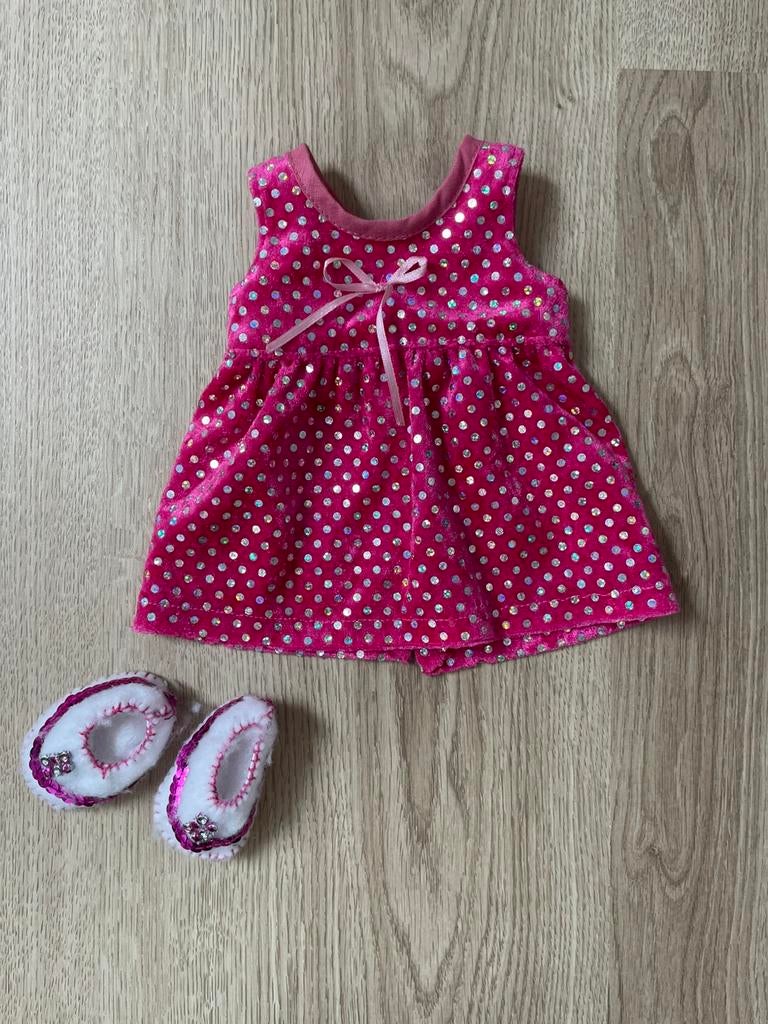Poppen jurkje en slofjes, Kinderen en Baby's, Speelgoed | Poppen, Ophalen of Verzenden, Zo goed als nieuw, Babypop